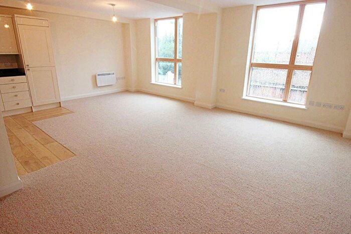 2 Bedroom Flat To Rent In Manor Street, Cardiff, CF14