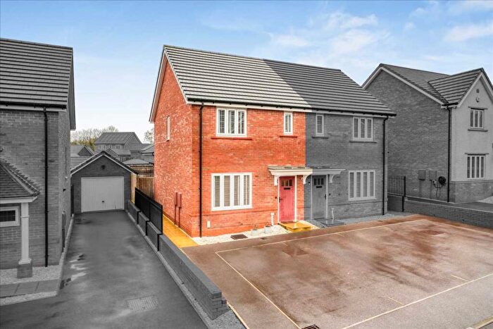 2 Bedroom Semi-Detached House For Sale In Stokes Grove, Hanslope, Milton Keynes, MK19