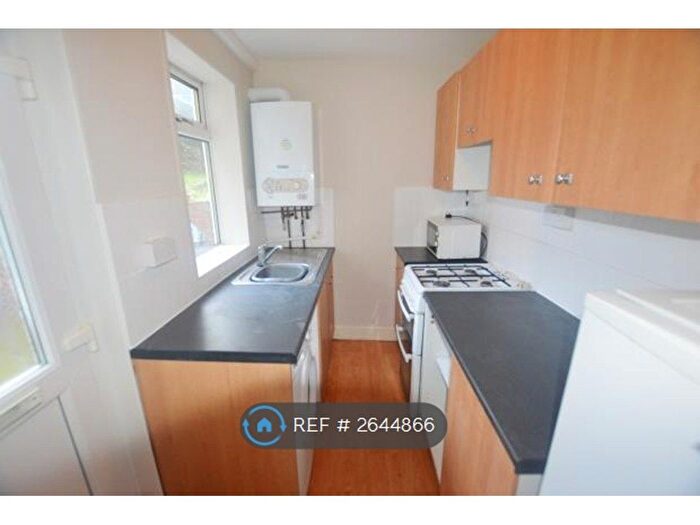 3 Bedroom Terraced House To Rent In City Road, Sheffield, S2