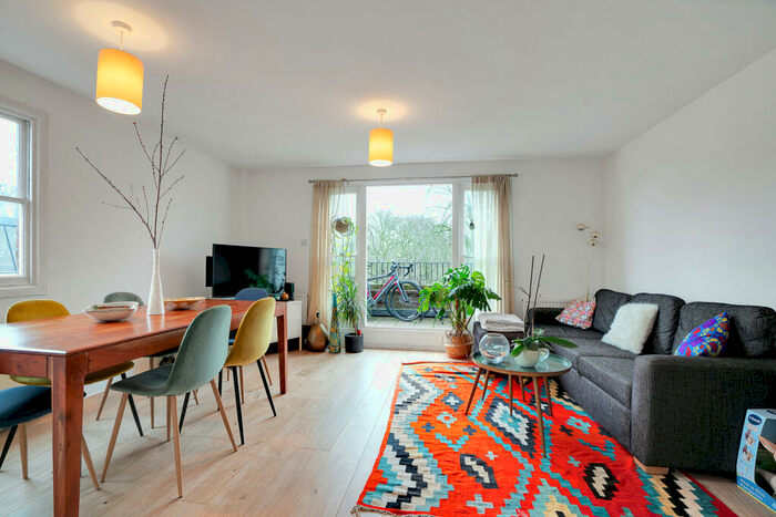 2 Bedroom Apartment To Rent In Mulberry Court, Highbury, London, N5