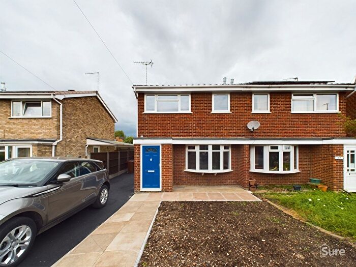 3 Bedroom Semi-Detached House To Rent In Waverley Lane, Burton-On-Trent, DE14