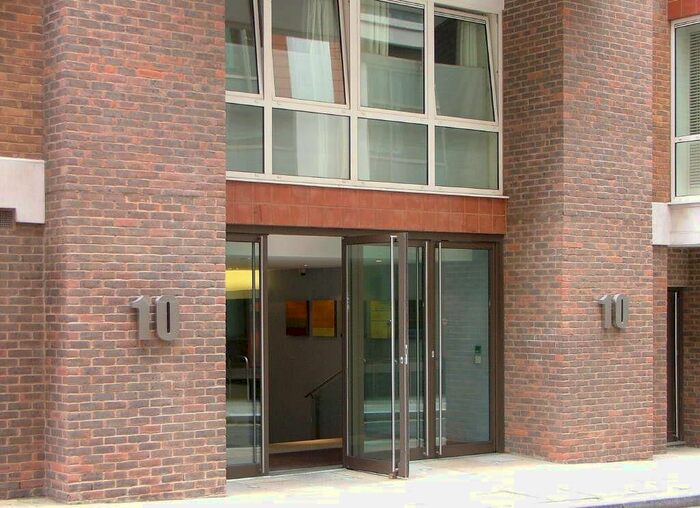 1 Bedroom Flat To Rent In Hosier Lane, West Smithfield, London, EC1A