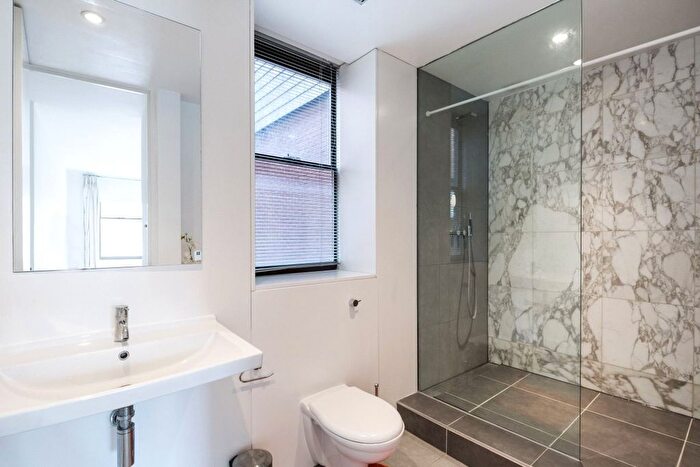 2 Bedroom Flat For Sale In Iverna Gardens, London, W8