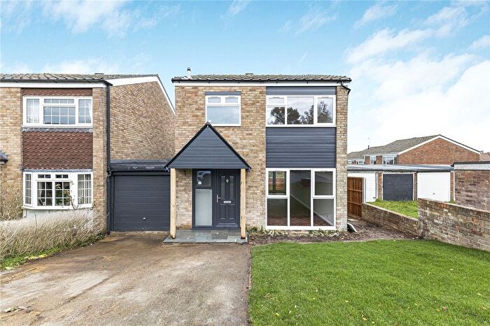 3 Bedroom Link Detached House For Sale In Lullarook Close, Biggin Hill, Westerham, TN16