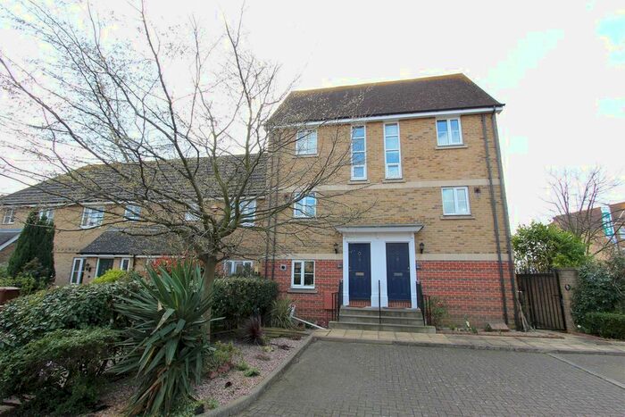 2 Bedroom Detached House To Rent In The Pintails, St. Marys Island, Chatham, ME4