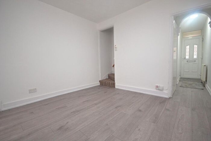 3 Bedroom Terraced House To Rent In Belmont Road, Reading, RG30