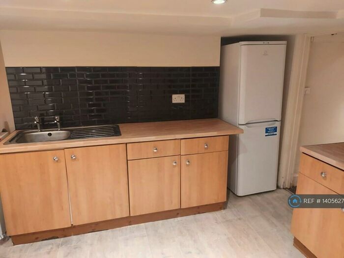 1 Bedroom Flat To Rent In Albert Road, Levenshulme Manchester, M19