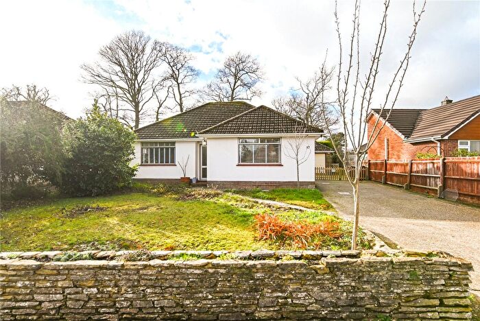 2 Bedroom Bungalow For Sale In Brook Avenue North, New Milton, Hampshire, BH25