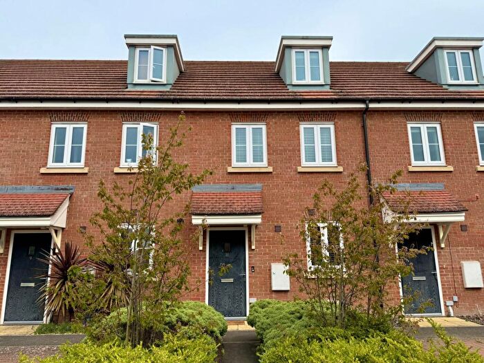 3 Bedroom Town House For Sale In Barn Owl Way, Didcot, OX11
