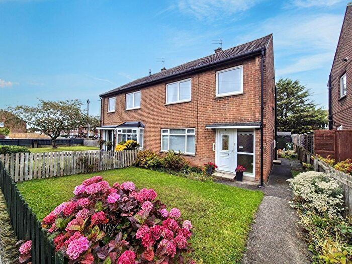 3 Bedroom Semi-detached House For Sale In Firbanks, Jarrow, NE32