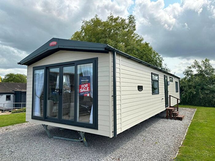 2 Bedroom Lodge For Sale In Wharfe Lane, Kearby, Wetherby, LS22