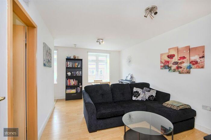 2 Bedroom Flat To Rent In Islip Street, Kentish Town, London, NW5