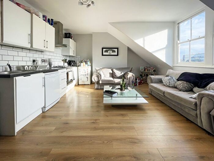 2 Bedroom Flat To Rent In Brondesbury Villas, Queens Park, NW6