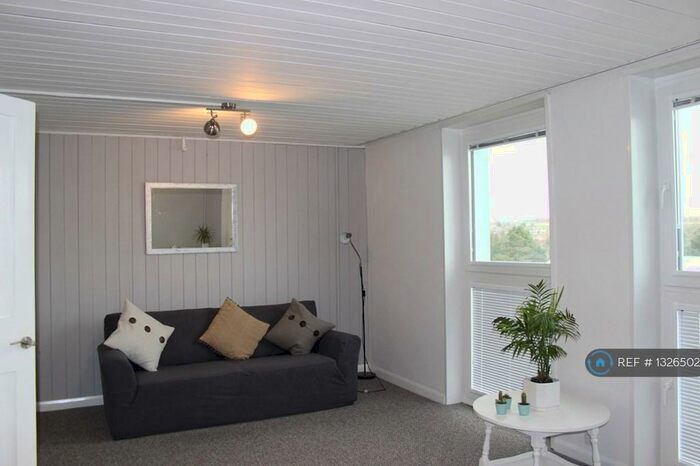 1 Bedroom Flat To Rent In Monmouth House, Cwmbran, NP44