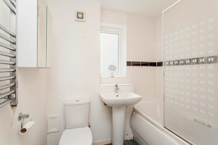 1 Bedroom Flat For Sale In Rainhill Way, London, E3
