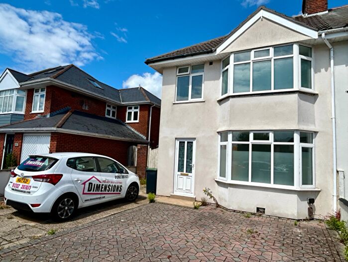 4 Bedroom Semi-Detached House To Rent In Barrack Road, Christchurch, BH23