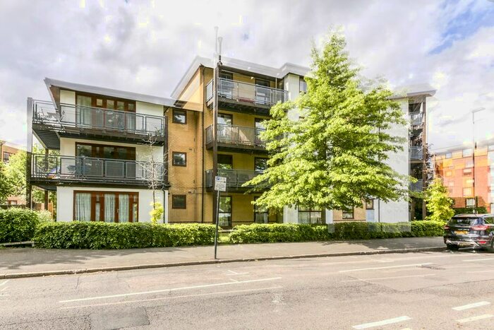 2 Bedroom Flat To Rent In Harry Close, Croydon, CR0