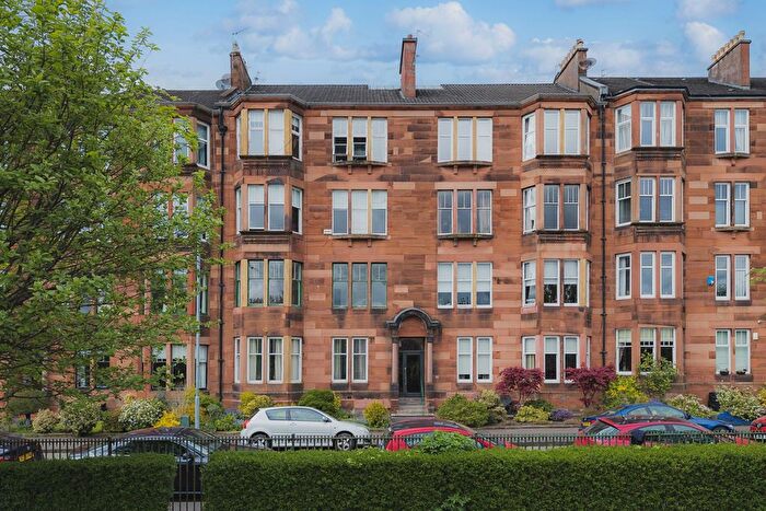 2 Bedroom Flat For Sale In Naseby Avenue, Broomhill, G11