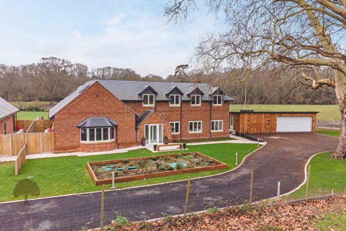 4 Bedroom Detached House For Sale In Amersham Road, Chalfont St Peter, SL9