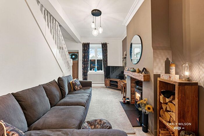 3 Bedroom Town House For Sale In Old Hall Drive, Bramley, Rotherham, S66