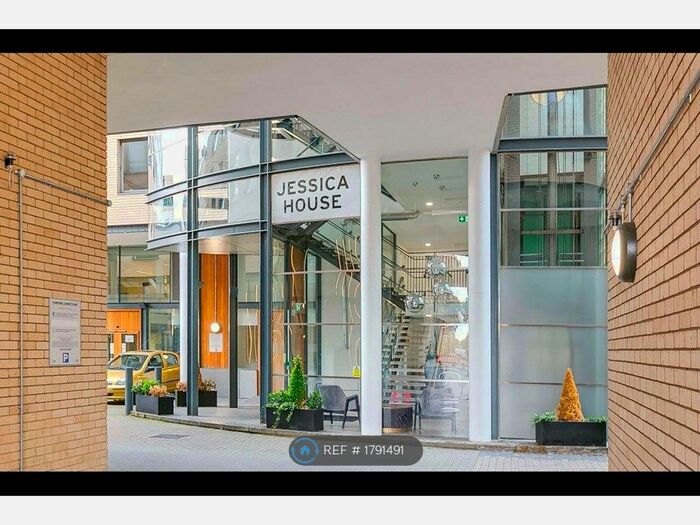 2 Bedroom Flat To Rent In Wandsworth High Street, London, SW18