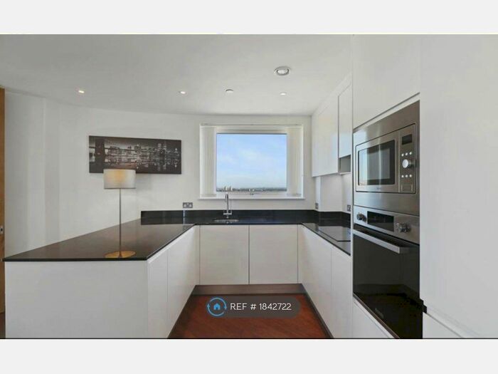 2 Bedroom Flat To Rent In Western Gateway, London, E16