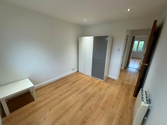 1 Bedroom Flat To Rent In Bedroom Flat – Maltby Drive, Enfield, EN1