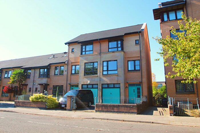 3 Bedroom Town House To Rent In Camden Terrace, New Gorbals, Glasgow, G5