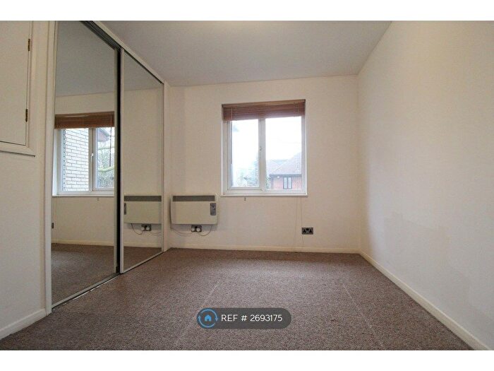2 Bedroom End Terrace House To Rent In St. James's Road, London, SE1