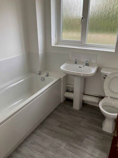 3 Bedroom Terraced House To Rent In Linden Road, S80