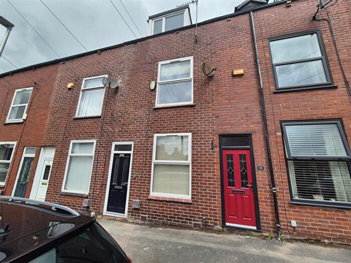 3 Bedroom Terraced House To Rent In St. Georges Street, Stalybridge, SK15