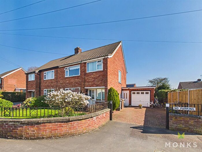 3 Bedroom Semi-Detached House For Sale In Oak Drive, Oswestry, SY11