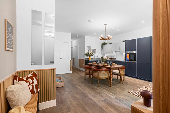 3 Bedroom Flat For Sale In Tandy Place, London, E20