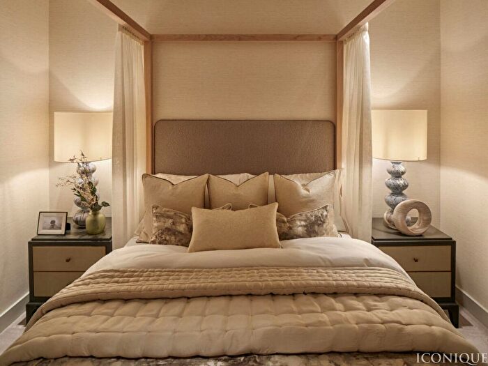 3 Bedroom Flat For Sale In Lots Road, London, SW10