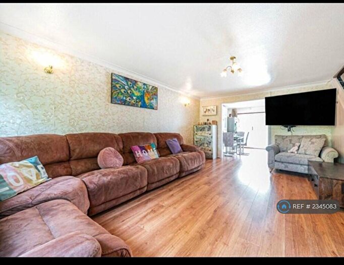 3 Bedroom Terraced House To Rent In Turnpike Link, Croydon, CR0