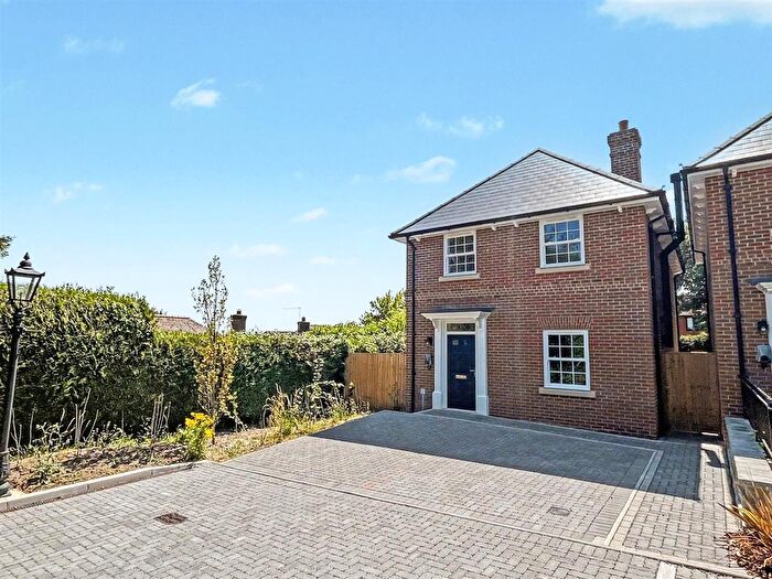 4 Bedroom Detached House For Sale In Salisbury Road, Blandford Forum, DT11