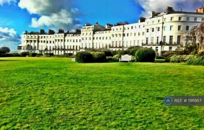 2 Bedroom Flat To Rent In Sussex Square, Brighton, BN2