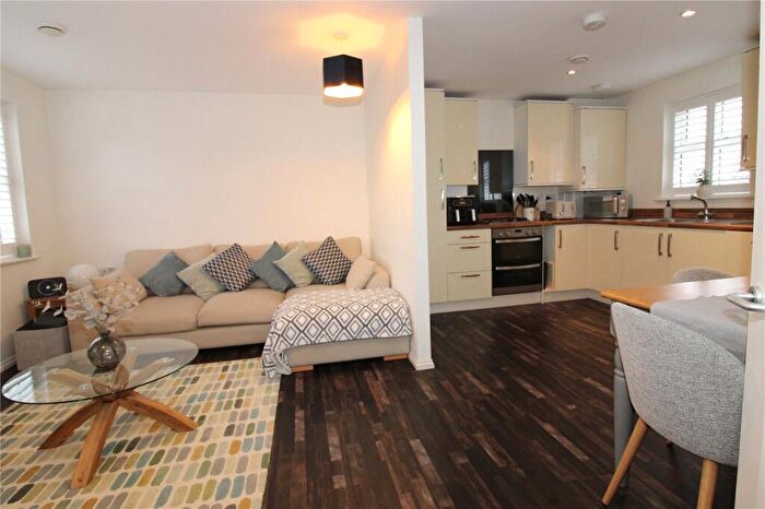 2 Bedroom Apartment For Sale In Samuel Mortimer Close, Fareham, Hampshire, PO15