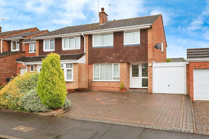 3 Bedroom Semi-Detached House For Sale In Aster Avenue, Kidderminster, DY11