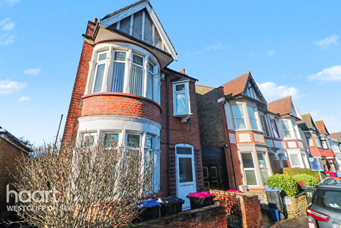 4 Bedroom Detached House For Sale In Hainault Avenue, Westcliff-On-Sea, SS0