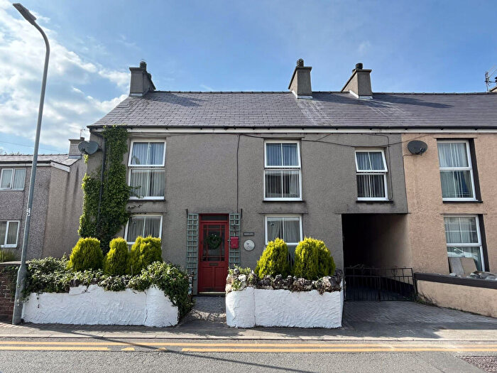 4 Bedroom Semi-Detached House For Sale In Church Street, Newborough, LL61