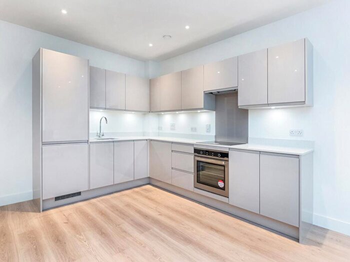 2 Bedroom Apartment To Rent In Glass Blowers House, Valencia Close, E14