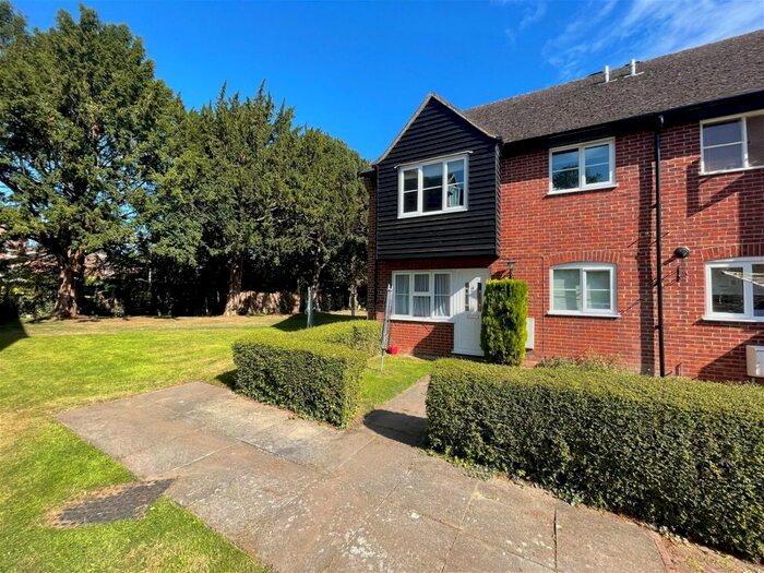 2 Bedroom Maisonette To Rent In Cleveland Grove, Newbury, RG14