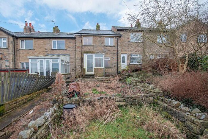 3 Bedroom Terraced House For Sale In Dale View, Steeton, BD20
