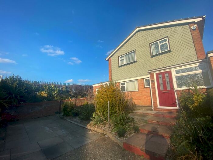 3 Bedroom House To Rent In Pepsal End, SG2