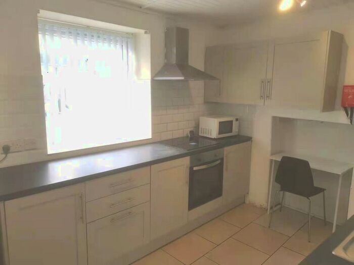 4 Bedroom Terraced House To Rent In Spring Terrace, Swansea, SA1