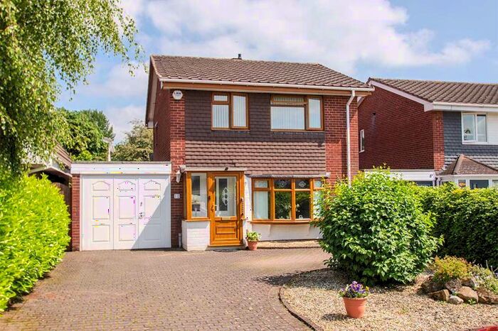 3 Bedroom Detached House For Sale In Canterbury Drive, Burntwood, WS7