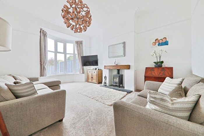 6 Bedroom Semi-Detached House For Sale In Welton Road, Brough, HU15