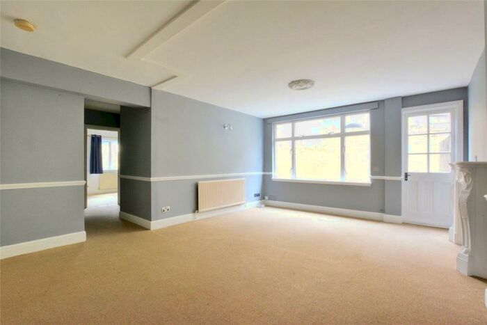 2 Bedroom Apartment To Rent In Lewisham Hill, London, SE13