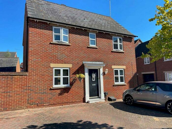 3 Bedroom Detached House To Rent In Dunvant Road, Swindon, Wiltshire, SN25